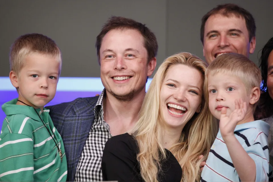 Elon Musk avec son ex-femme Talulah Riley et ses fils jumeaux
