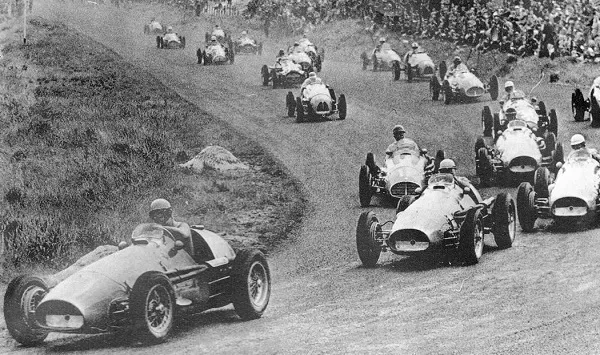 Voitures de course Ferrari en Formule 1 dans les années 1950