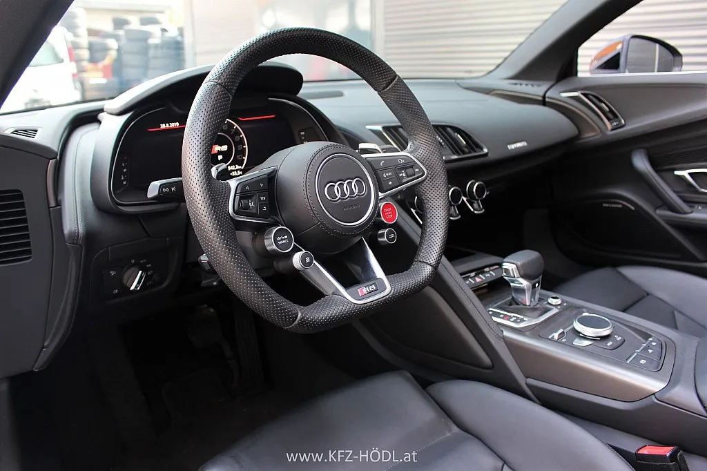 Audi R8 Spyder 5,2 FSI quattro S-tronic Image 4