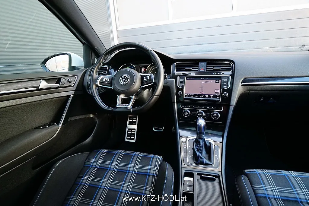 Volkswagen Golf GTE 1,4 PHEV Image 10