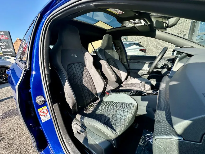 Volkswagen Golf VIII R-Line 1.5 TSi Image 14