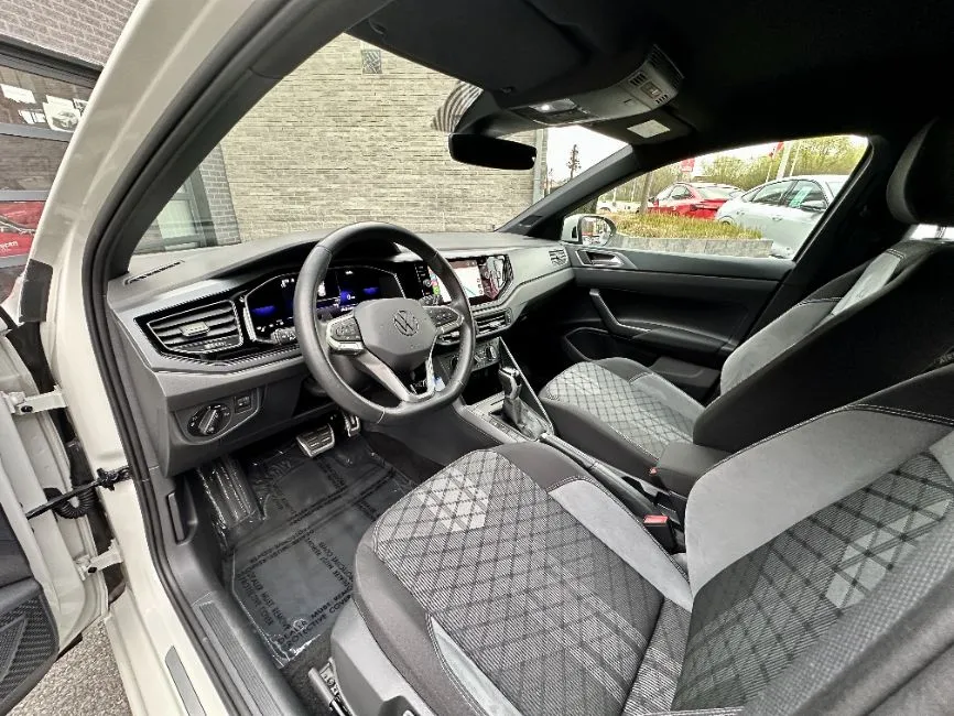 Volkswagen Taigo R-Line Image 8