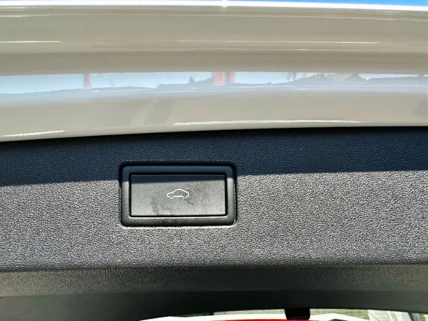 Volkswagen Tiguan 1.5 eTsi R-Line MHYB Image 12