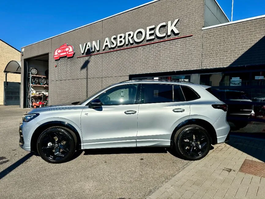 Volkswagen Tiguan 1.5 eTsi R-Line MHYB Image 2