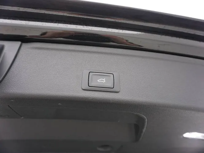 Audi A4 35 TFSi 150 S-Tronic Avant S-Line Facelift + GPS Virtual Cockpit + LED Lights Image 7