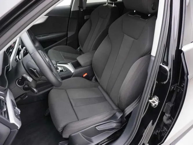 Audi A4 35 TFSi 150 S-Tronic Avant S-Line Facelift + GPS Virtual Cockpit + LED Lights Image 8