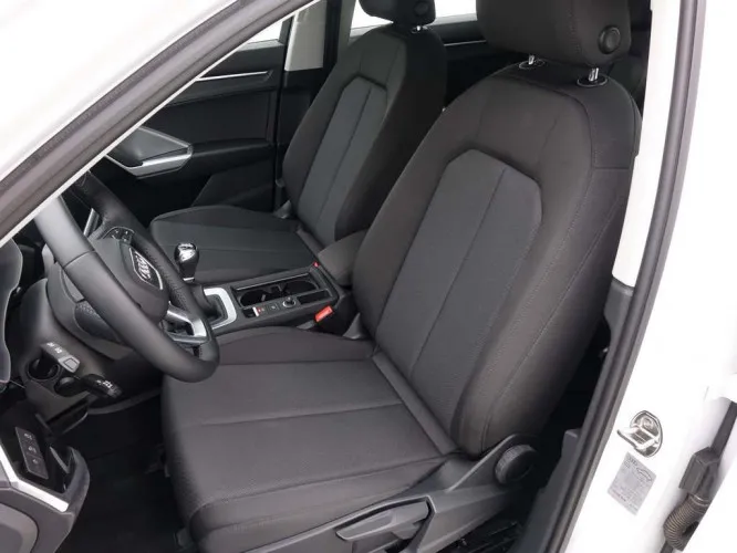 Audi Q3 35 TFSi 150 Advanced + Carplay + Virtual Cockpit + LED Lights Image 8