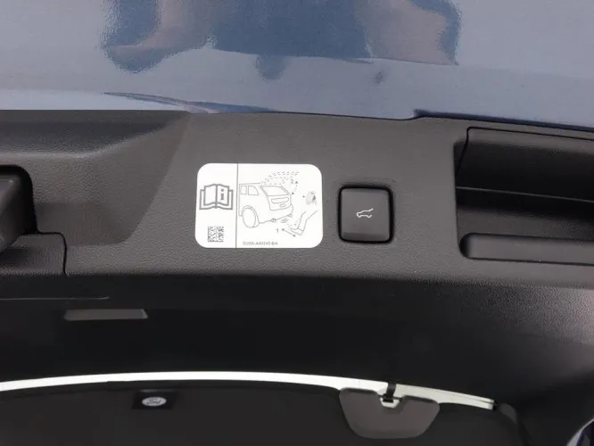 Ford Kuga 1.5 EcoBlue ST-Line X + GPS + B&O+ Winter Pack + LED Lights Image 7