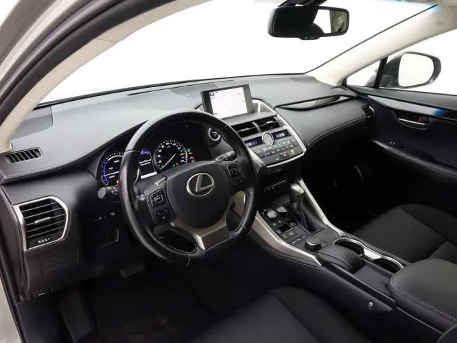 Lexus NX 300h 2.5i 155 E-CVT AWD + GPS Image 8