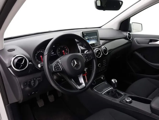 Mercedes-Benz B-Klasse B180d Edition + GPS + Camera + Alu19 Image 8