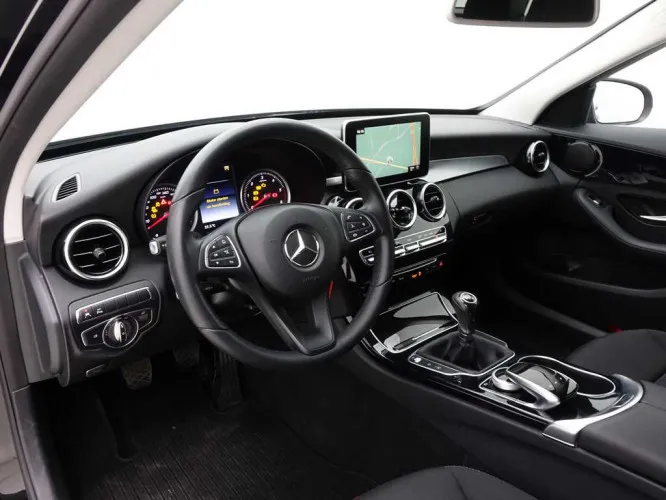 Mercedes-Benz C-Klasse C200d 136 Break Avantgarde + GPS + LED Headlights + Camera Image 9