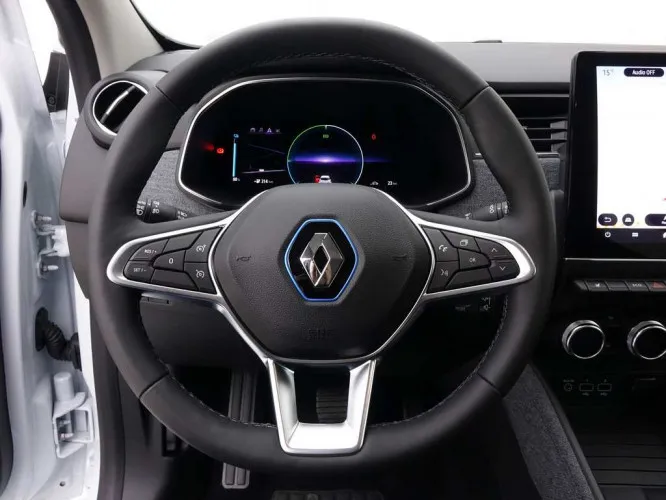 Renault Zoe R135 Intens Bose + Battery Included + GPS 9.3 + Park Assist + LED Lights Image 10