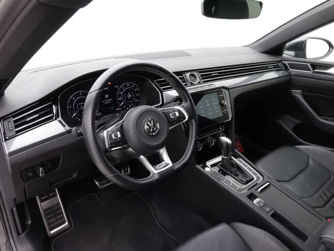 Volkswagen Arteon 2.0 TDi 150 DSG R-Line + Leder/Cuir + Panoram + GPS + Virtual Cockpit Image 10