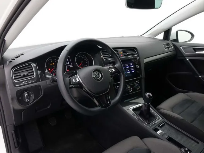 Volkswagen Golf 1.5 TSi 150 R-Line + LED Lights + GPS + Adaptiv Cruise Image 9