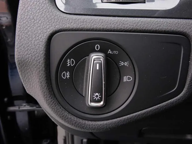 Volkswagen Golf 1.0 TSi Comfortline + GPS Thumbnail 9