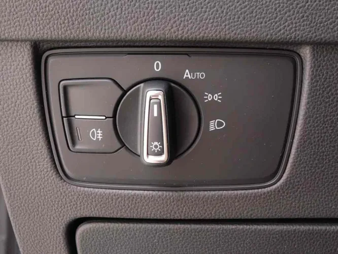Volkswagen Passat 1.4 GTE Hybrid DSG 218pk 38gr. + GPS + LED Headlights Image 9