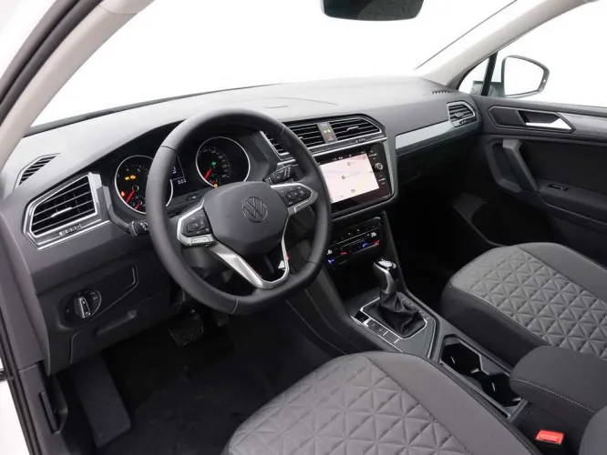 Volkswagen Tiguan 1.5 TSi 150 DSG Life + 5 Year Warranty + GPS + Led Lights + Nizza18 Image 8