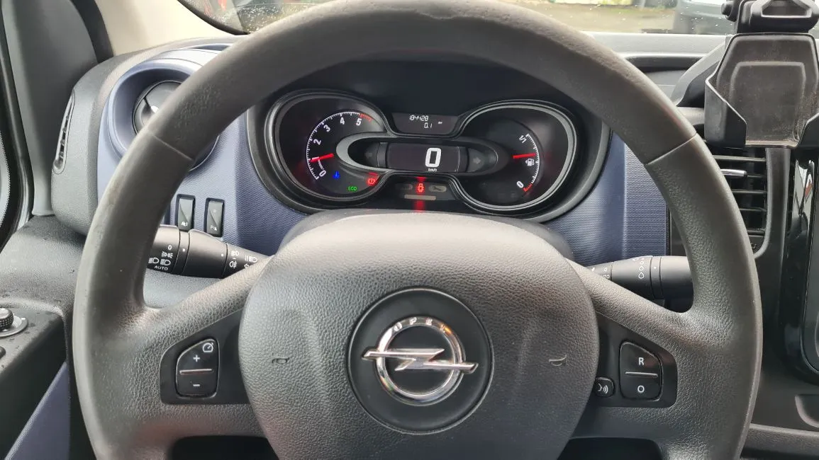 Opel Vivaro BiTurbo EU6 Airco Cr. Control  Image 8