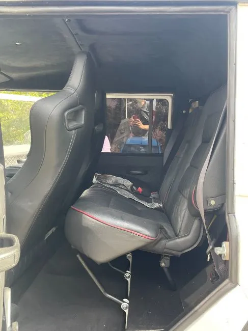 Land Rover Defender Pick Up Truck Crew Cab 110 Image 13