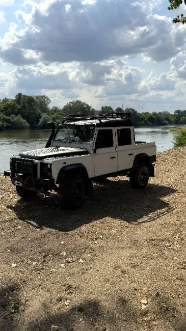 Land Rover Defender Pick Up Truck Crew Cab 110 Image 18