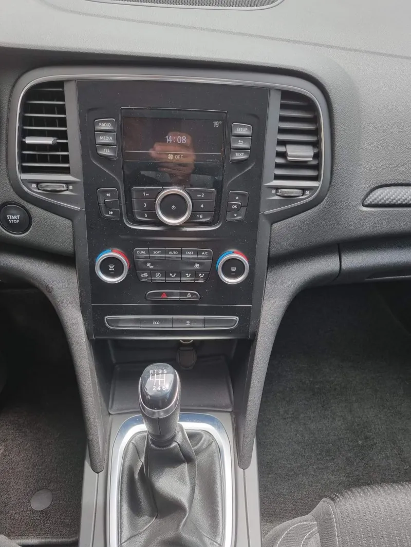 Renault Megane 115 к.с. бензин BVM5 Image 9