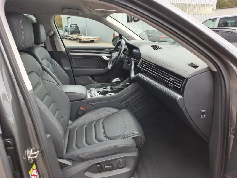 Volkswagen Touareg 3.0 V6 TDI 4MOTION Image 8