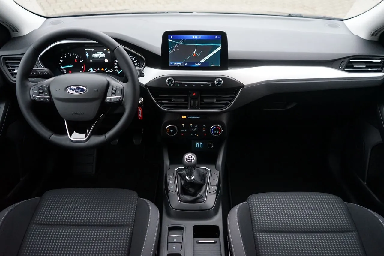 Ford Focus Turnier 1.0 EB Navi...  Image 9