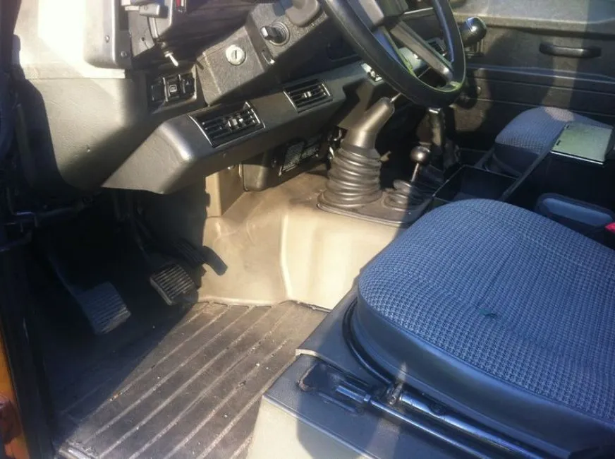 Land Rover Defender  Image 9