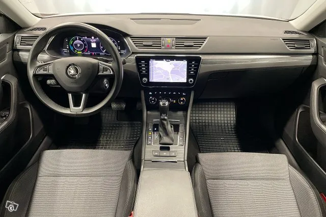 Skoda Superb Combi 1,4 TSI PHEV Style iV DSG * Koukku / PA-Lisälämmitin / ACC / DCC / Digimittaristo / Kamera * Image 9