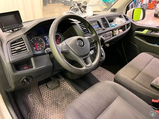 Volkswagen Caravelle Comfortline pitkä 2,0 TDI 110 kW DSG / ALV / 9-paikkainen / Peruutuskamera / Image 4