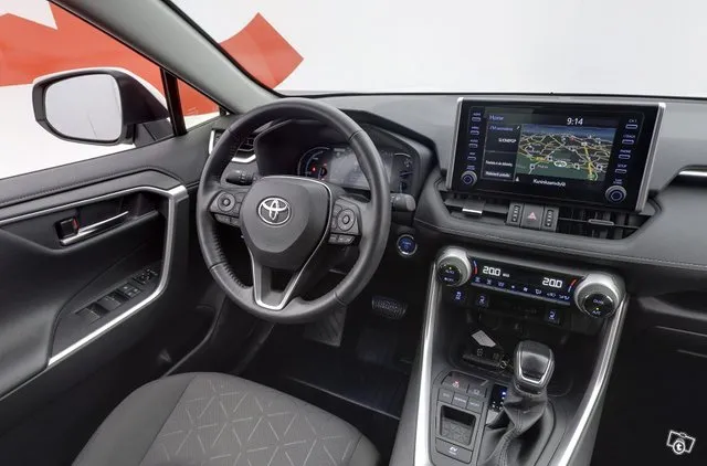 Toyota RAV4 2,5 Hybrid Active Edition - PLUS-PAKETTI / HELMIÄISVALKOINEN / TAKUU / MERKKIHUOLLETTU / TUTKAT / NAVI YMS Image 9