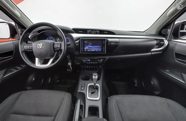 TOYOTA TRUCK MASTERS Truck Masters OX 4x4 Avolavakuorma-auto (BA) 4ov 2393cm3 A - # ALV # LED-LISÄVALO # KOUKKU # KAMERA # WEBASTO KAUKOSÄÄDÖLLÄ # LAVAKAARI # ALUT # HUIPPUHIENO # Image 9