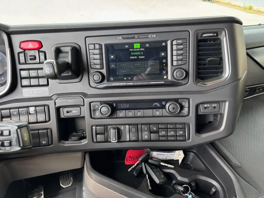 Scania S520 Scania S520 6x2 + RALENTISSEUR + PRISE D Image 11