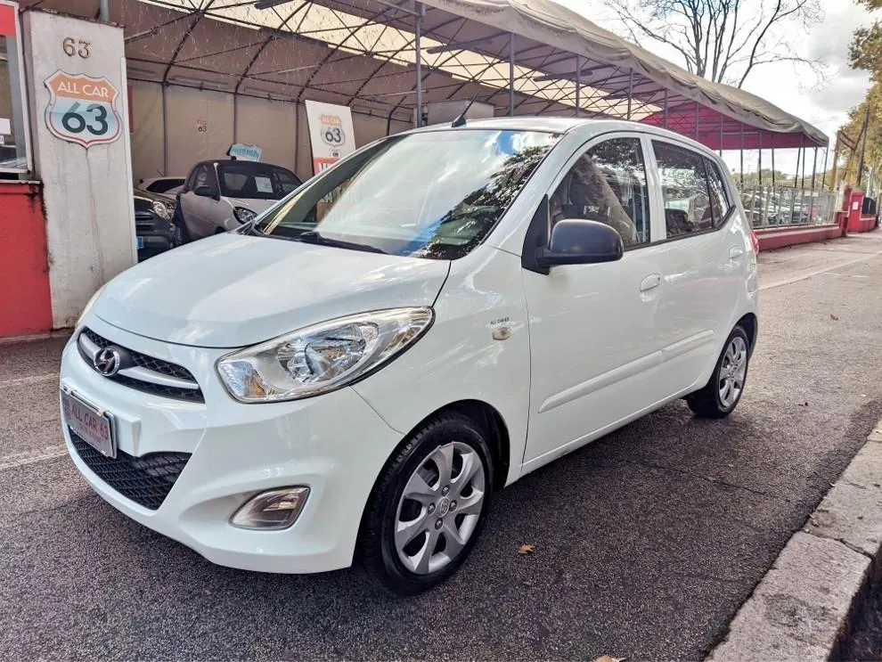 HYUNDAI i10  Image 1