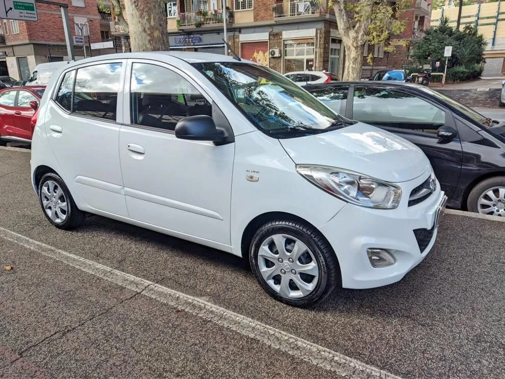 HYUNDAI i10  Image 3