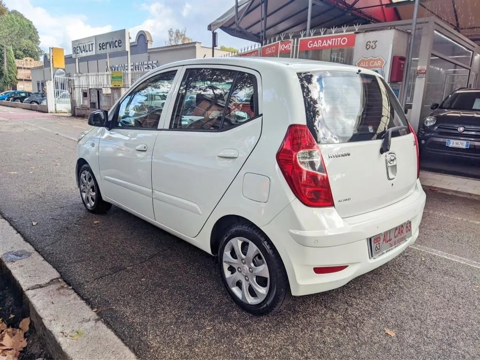 HYUNDAI i10  Image 6