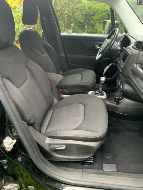 Jeep Renegade  Image 13