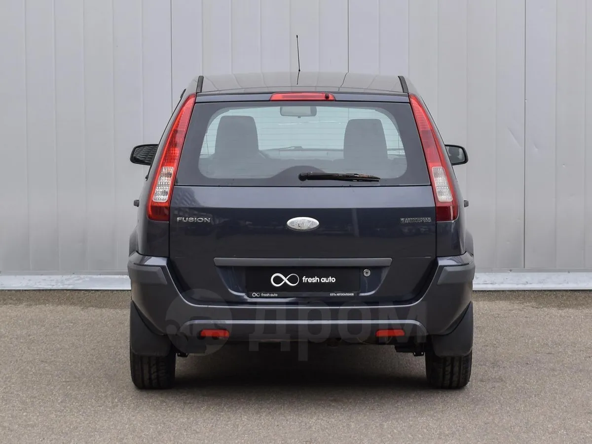 Ford Fusion  Image 4