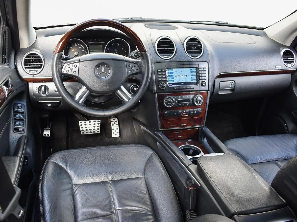 Mercedes-Benz GL-Class  Image 1
