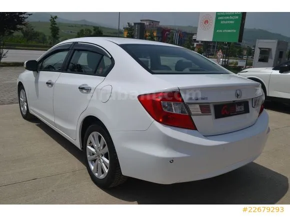 Honda Civic 1.6 i-VTEC ECO Elegance Image 10