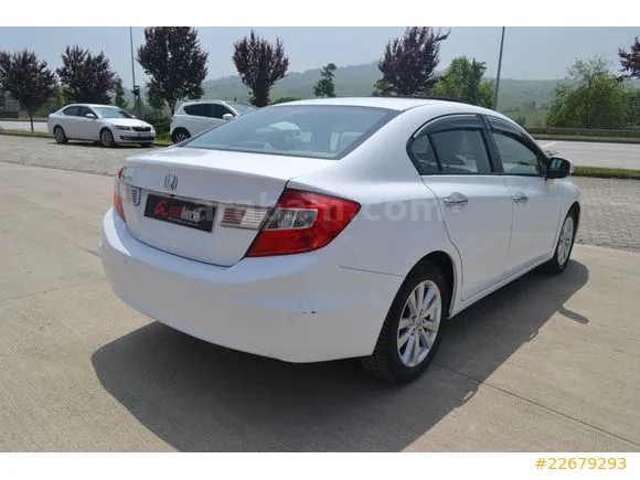 Honda Civic 1.6 i-VTEC ECO Elegance Image 9