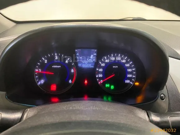 Hyundai Accent Blue 1.6 CRDI Mode Image 9