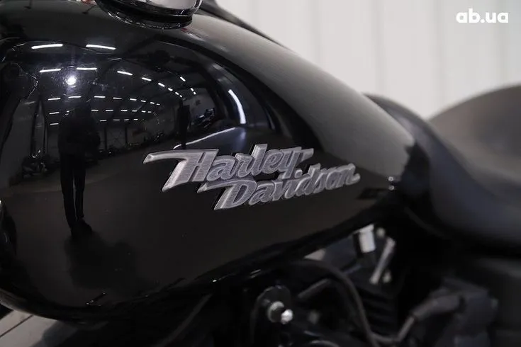 Harley-Davidson Dyna  Image 5