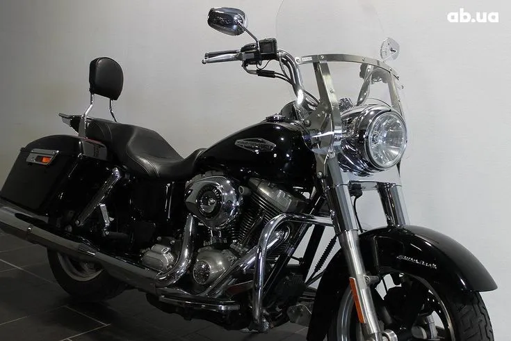 Harley-Davidson FLD  Image 1