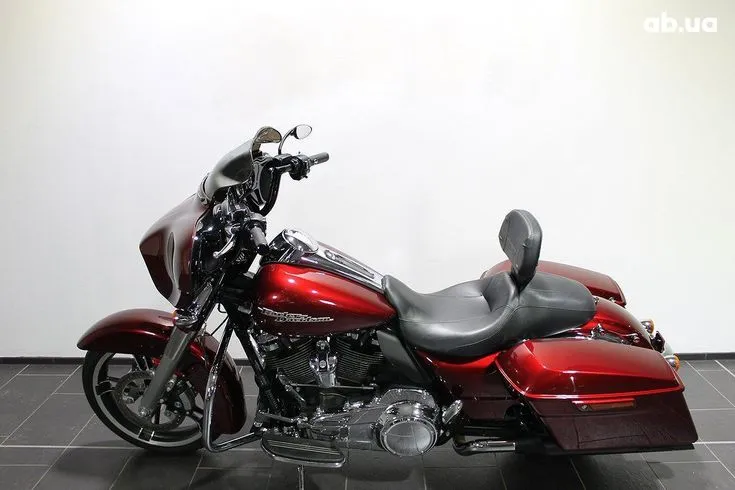 Harley-Davidson FLHXS  Image 3