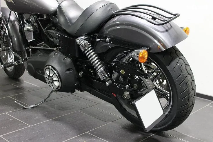 Harley-Davidson FXDB  Image 9