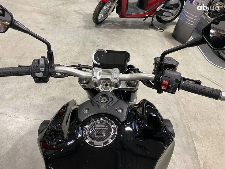 Honda CB  Image 10